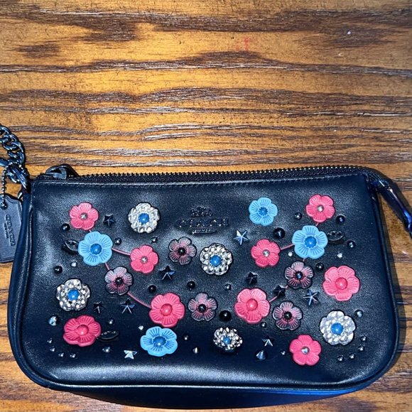 Coach Willow Floral Nolita Wristlet - Picture 1 of 5